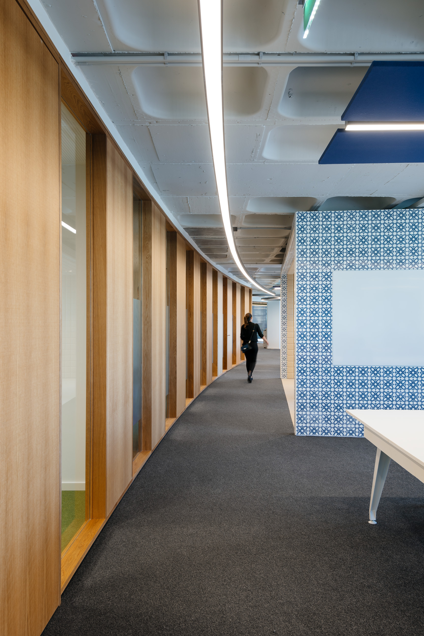 OLX Offices / Pedra Silva Arquitectos